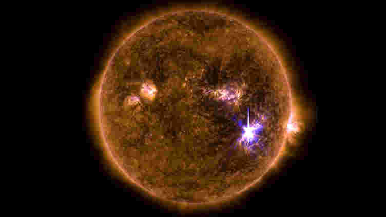 太阳耀斑的物理可以帮助科学家预测即将爆发