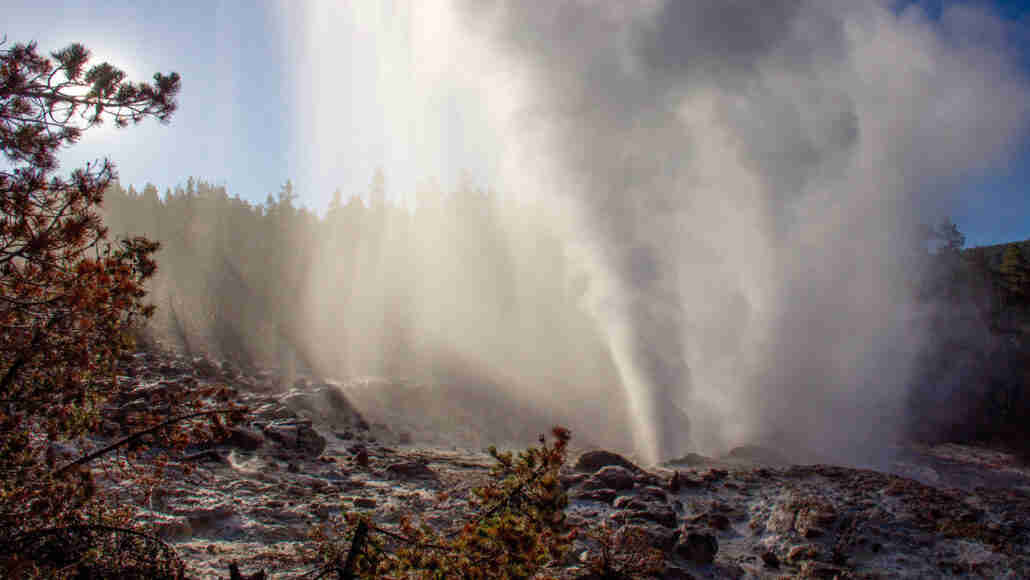 Reawakened Yellowstone Geyser不是即将爆炸的标志