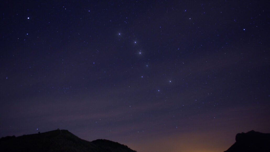 这就是为什么人类选择特定的星星作为星座