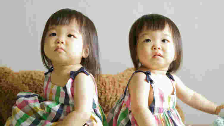 一些相同的双胞胎没有相同的DNA