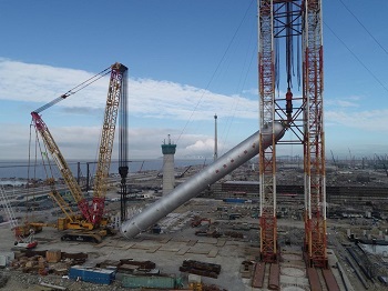 中国石化完成最大加氢反应器的安装