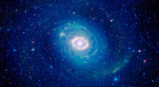 Spitzer意见Galaxy Messier 94及其“Starburst Ring”