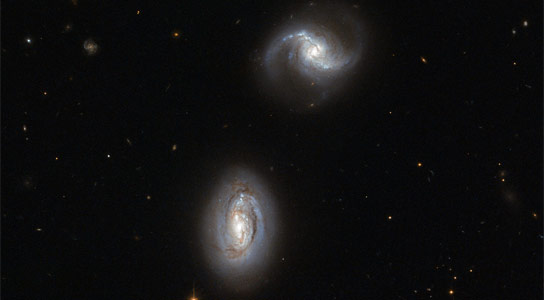 哈勃望远镜观察Galaxy Pair MRK 1034