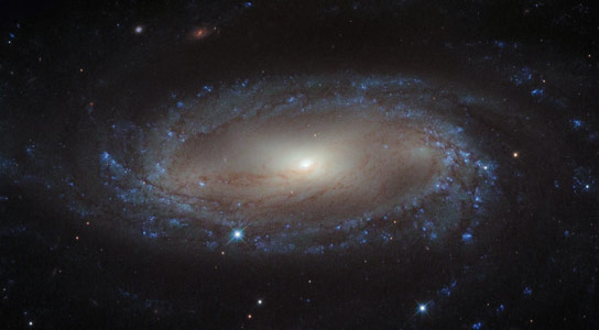 哈勃放大螺旋星系IC 2560