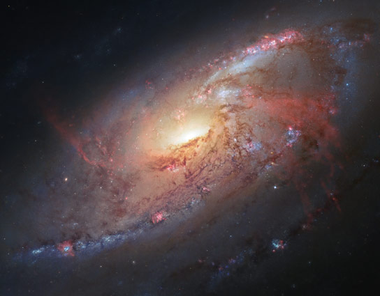 哈勃当天的照片：螺旋星系M106