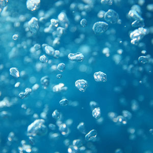 研究人员使用纳米颗粒将水分解为氢和氧