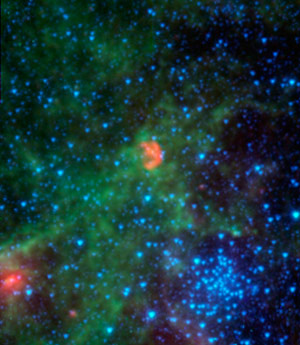 斯皮策发现了一颗稀有的超新星，一颗死星“喂饱”了一颗衰老的恒星