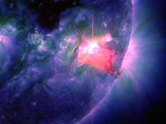 美国宇航局的太阳能动力学天文台观看两个新的太阳耀斑
