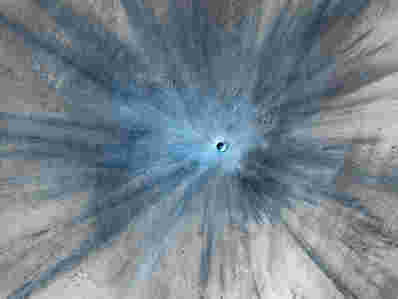 火星侦察轨道运动员审查了一种新的影响火山口