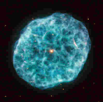哈勃观测到朦胧的行星状星云NGC 1501