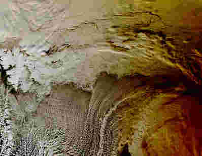 Terra卫星在北冰洋中看到太阳蚀的阴影