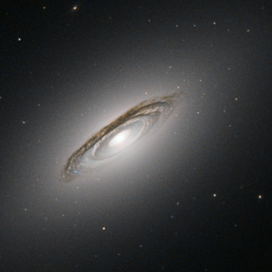 新发布的Galaxy NGC 6861的哈勃图像