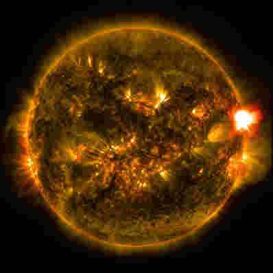 美国国家航空航天局（NASA）的太阳动力学天文台观测M级太阳耀斑