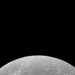 卡西尼图像捕获了Dione Dwarfing Rhea