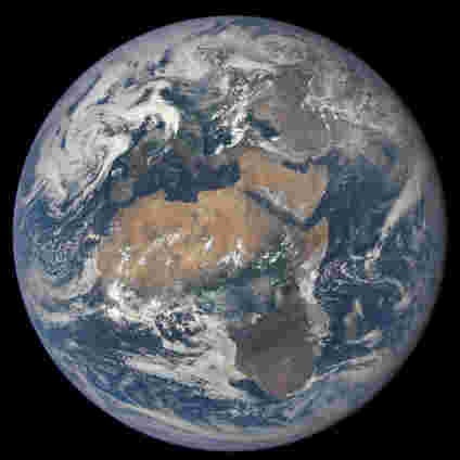 美国航空航天局DSCOVR非洲和欧洲的卫星图像