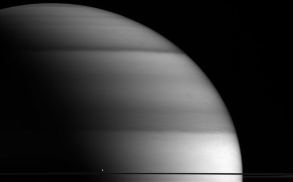 新释放的卡西尼图像 - 土星露滴
