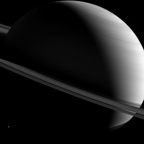 新释放的卡西尼图像 - 土星歪斜