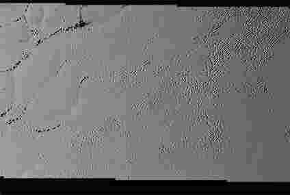 《新视野》揭示了冥王星上令人费解的图案和深坑