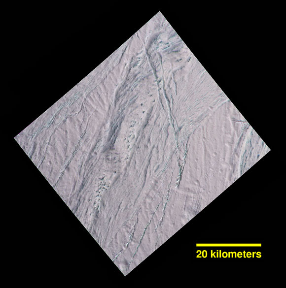 Cassini Spacecraft提供Enceladus地形的特写镜头