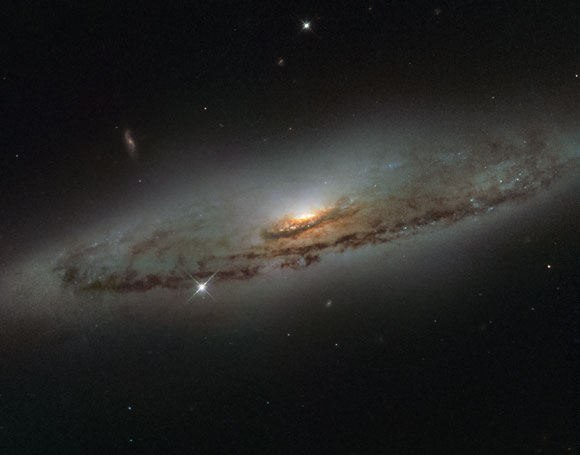 本周的哈勃图像 - 螺旋星系NGC 4845