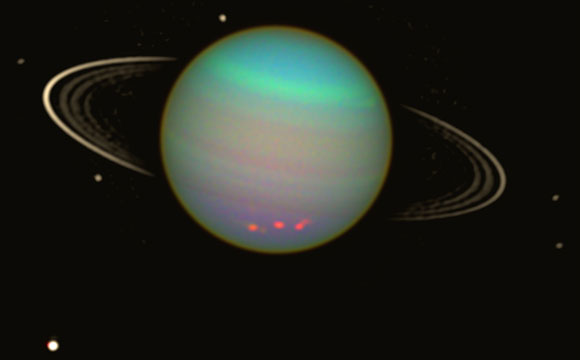 天文学家揭示了天王星可能有两个未被发现的卫星