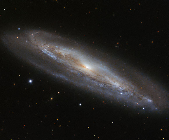 为什么这么蓝？ESO视图螺旋Galaxy Messier 98