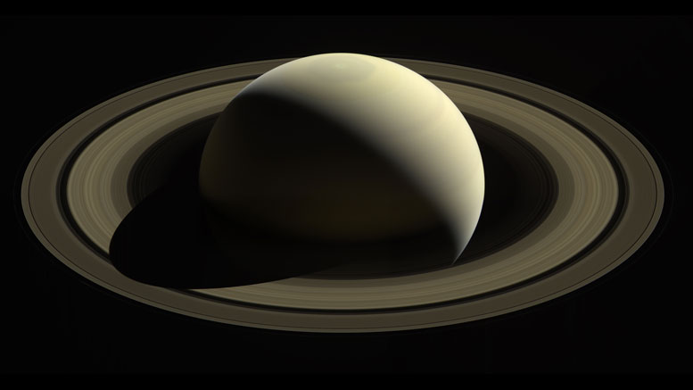 卡西尼号飞船捕获了土星的最后一处景象