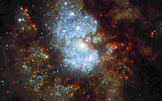 哈勃周图像–隐藏的Galaxy IC 342