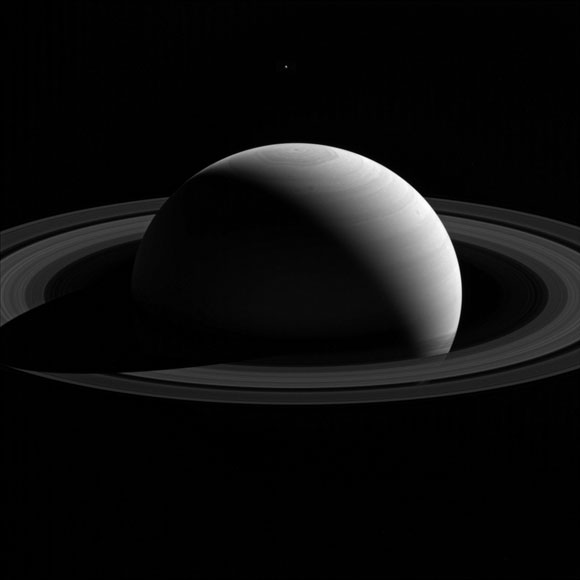 新的卡西尼泳装图像 -  Thethys Tops Saturn