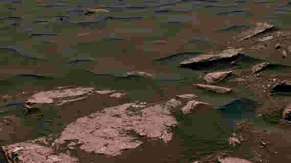 好奇罗弗样品在火星表面上的活性线性沙丘