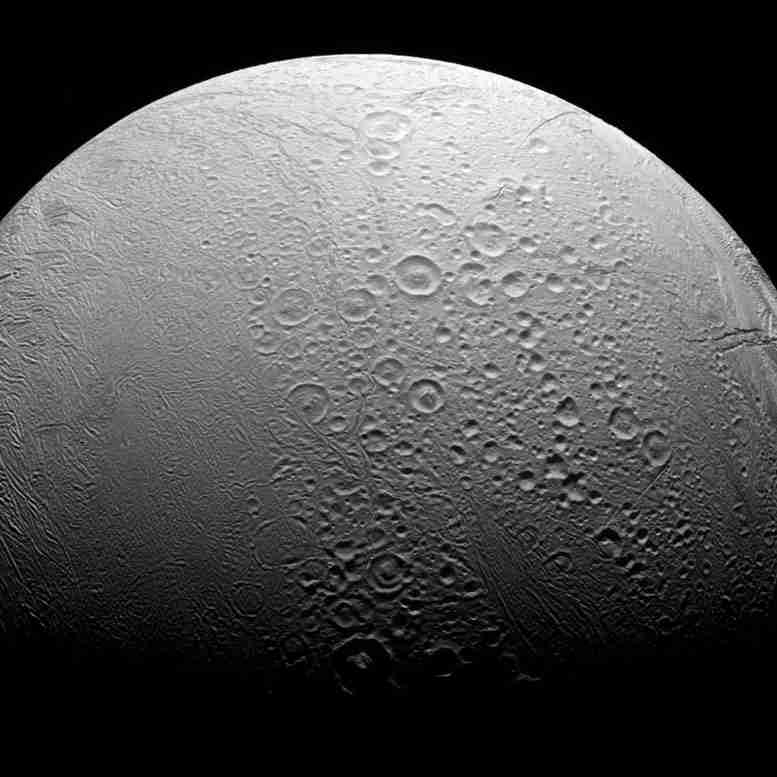 Enceladus的新Cassini航天器图像