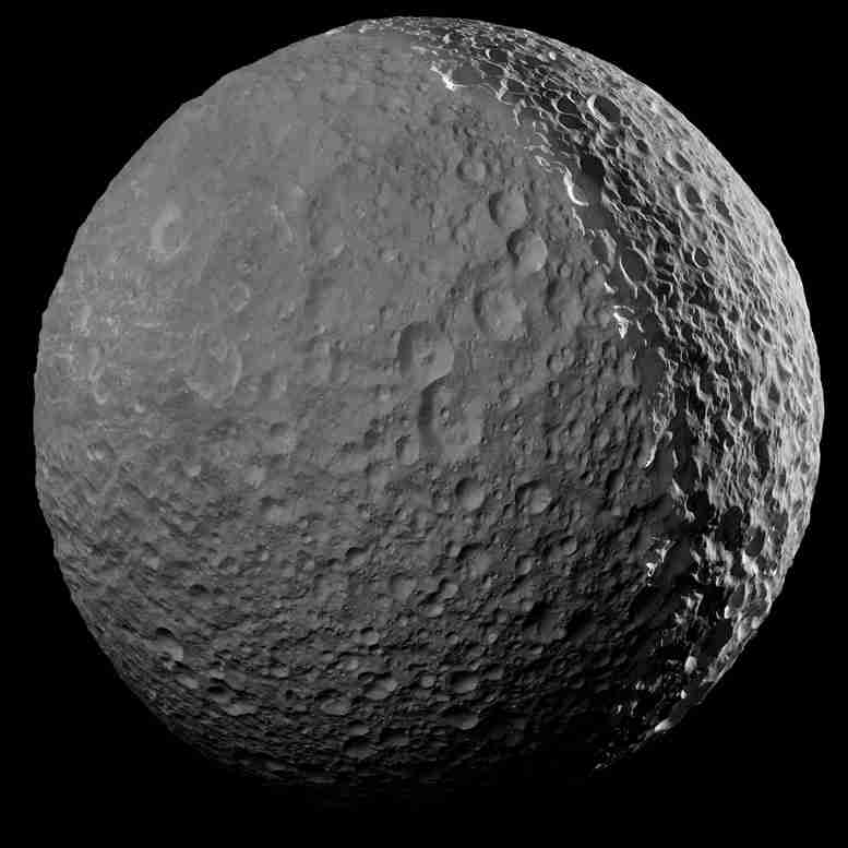 卡西尼号飞船对土星的月亮Mimas做出了最后的接近