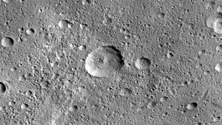 黎明航天器意见Kerwan火山口在Ceres