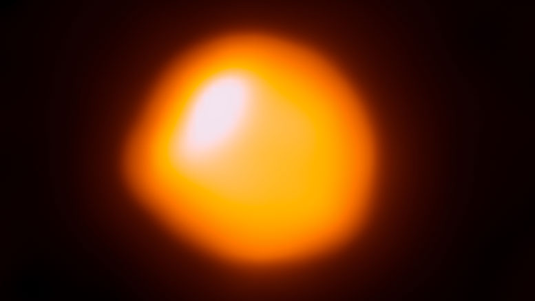 Alma捕获了附近Star Betelgeuse的最高分辨率图像