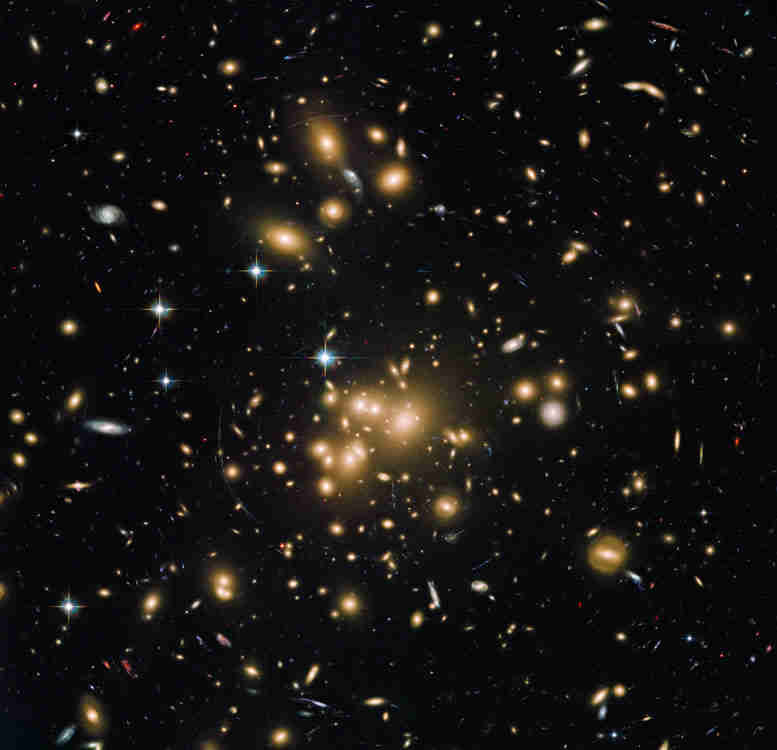 天文学家揭示了早期宇宙中巨大的星系的特性