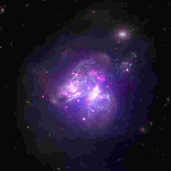 Chandra在ARP 299中揭示了25个亮点X射线源