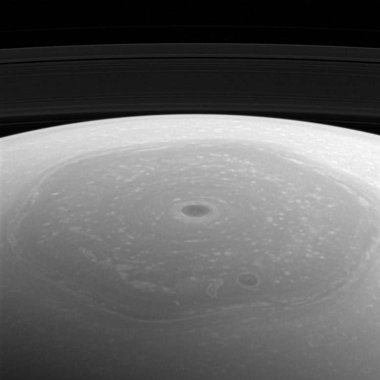 土星北半球的Cassini宇宙飞船图象