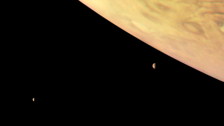 Colic-of juno图像的木星，IO和Europa