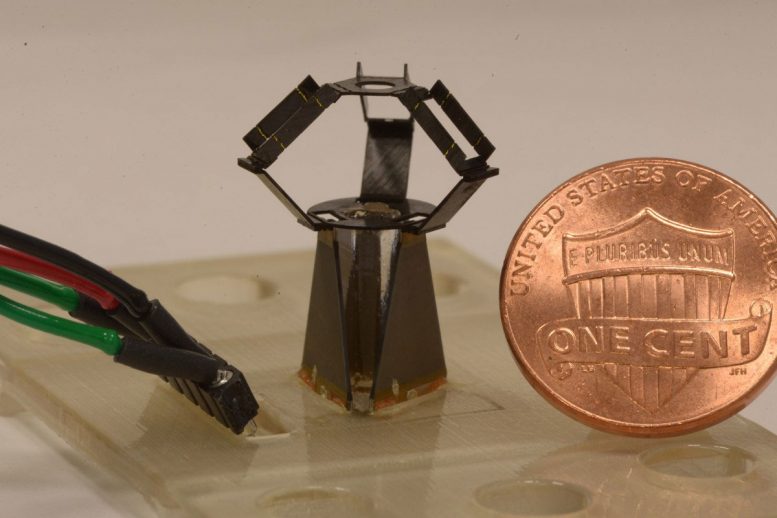 Origami-Inspired Robot打开了用于显微外科，微型装配的新途径