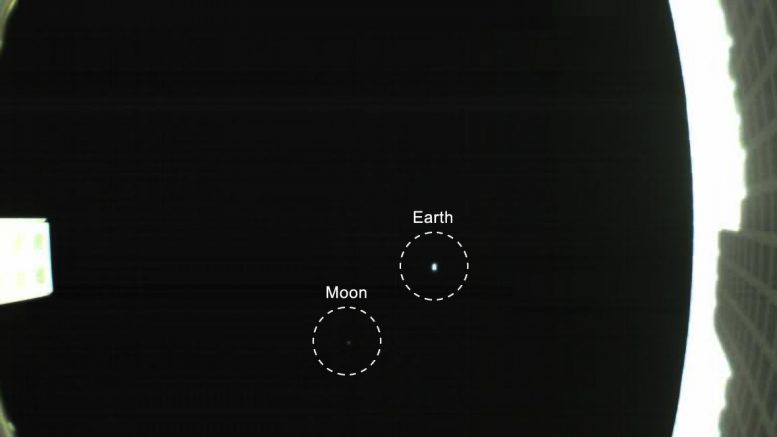 美国国家航空航天局的火星多维数据集一块立方体捕获的第一部图像