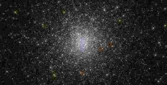 哈勃望远镜观察衰老之美– NGC 6139