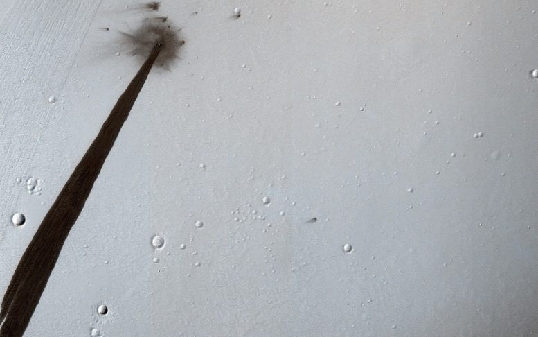 火星侦察轨道运动员捕获了冲击火山口的新形象