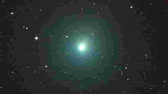 查看通过Comet 46p / Wirtanen今日星期天
