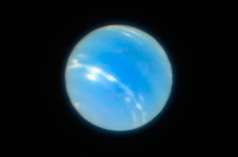 ESO的VLT捕获海王星的清晰清晰的测试图像