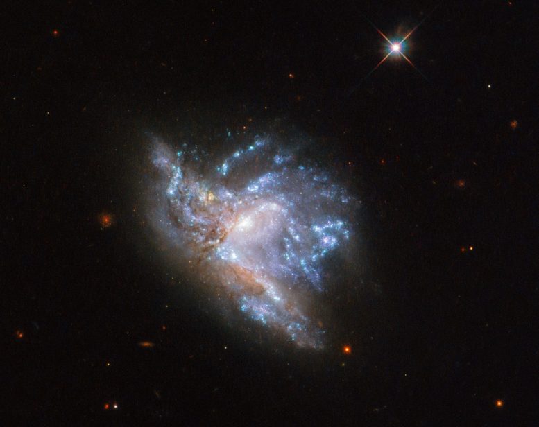 本周的哈勃图像 - 碰撞星系