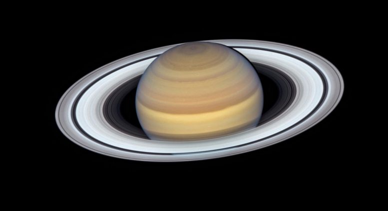 土星的戒指在哈勃望远镜拍摄的令人难以置信的新图像和视频中闪耀