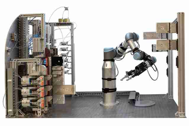 机器人平台支持AI自动化分子生产