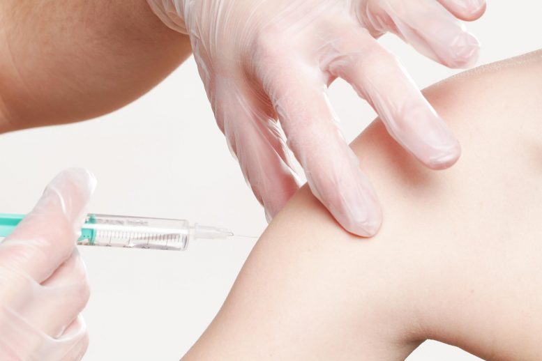 尽管在预防癌症方面已经成功，但医生报告了HPV疫苗的高拒绝率
