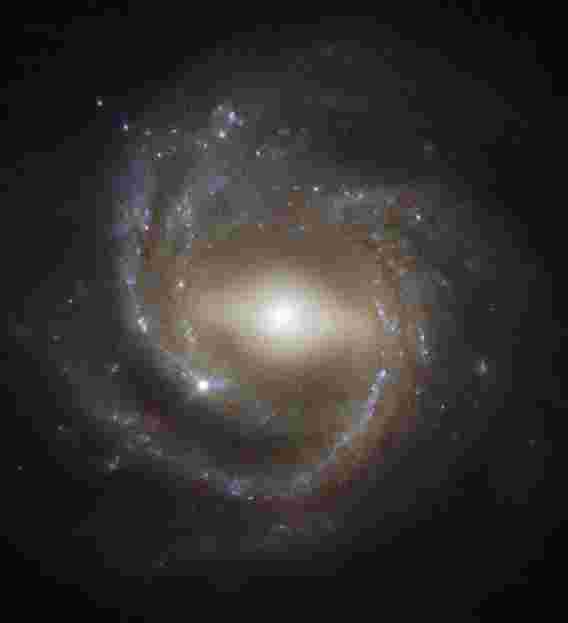 哈勃望远镜的本周影像-银河成熟度
