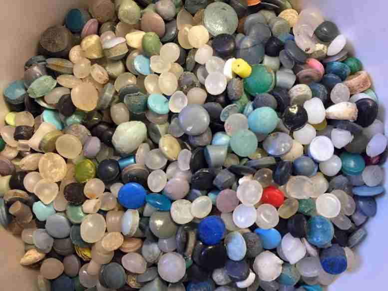 伟大的湖泊中微型塑料：每磅沉积物1,941颗粒